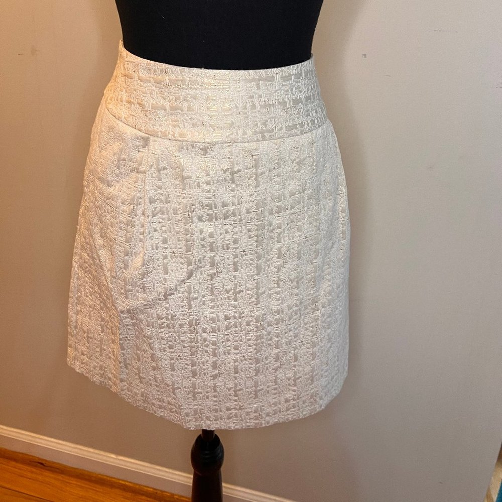 Elegant Merona White Pencil Skirt with Gold Accents - Workwear Chic